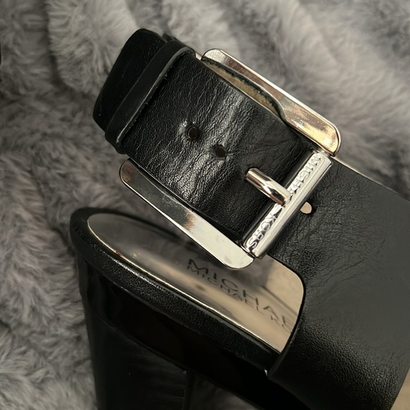 Michael Kors Black Leather Heels - Carla - worn only once on carpet. - Picture 5 of 7